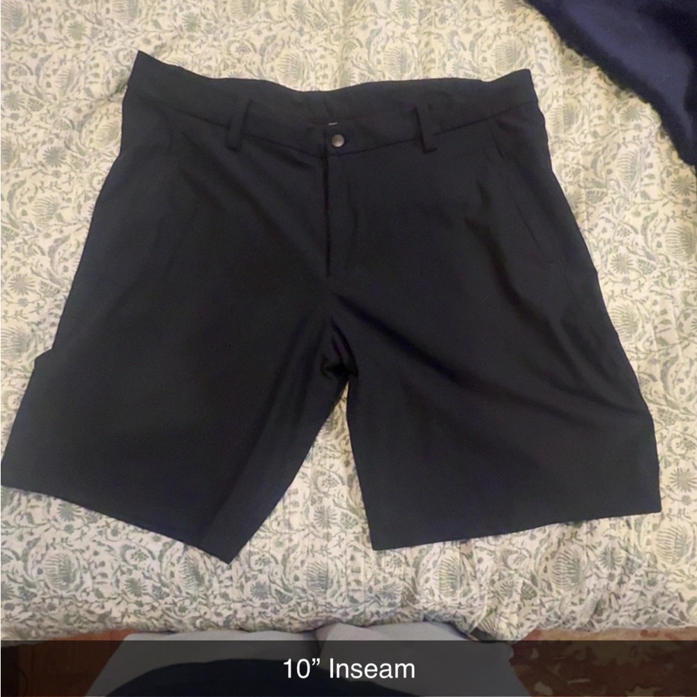 lululemon athletica Men's Black Cargo Shorts